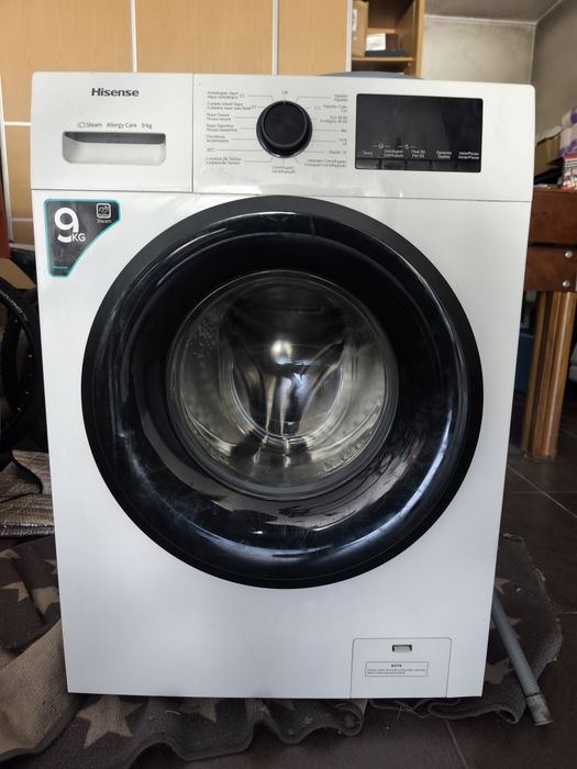 Máquina de lavar Hisense com 4 anos