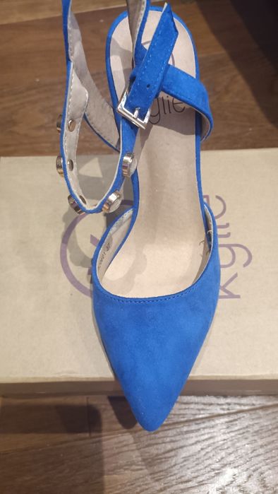 Niebieskie buty Kylie z diamentami