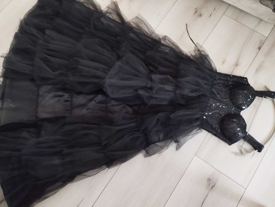 Sukienka studniówka