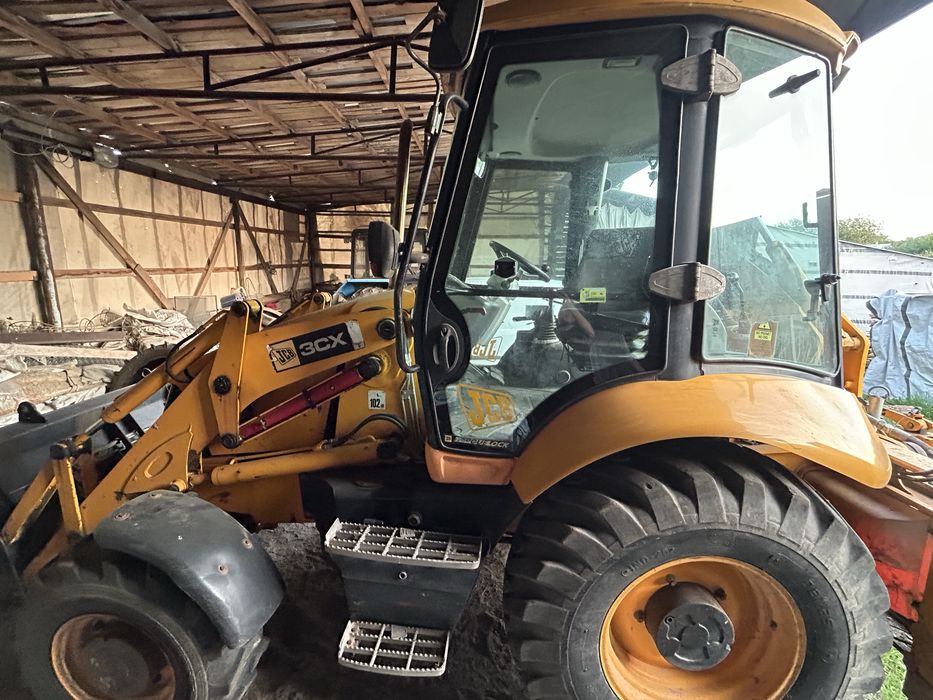 Продам трактор JCB