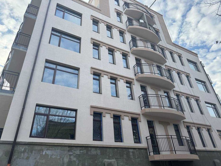 Центр. Продаж квартири з терасою. Новобудова. Газове опалення