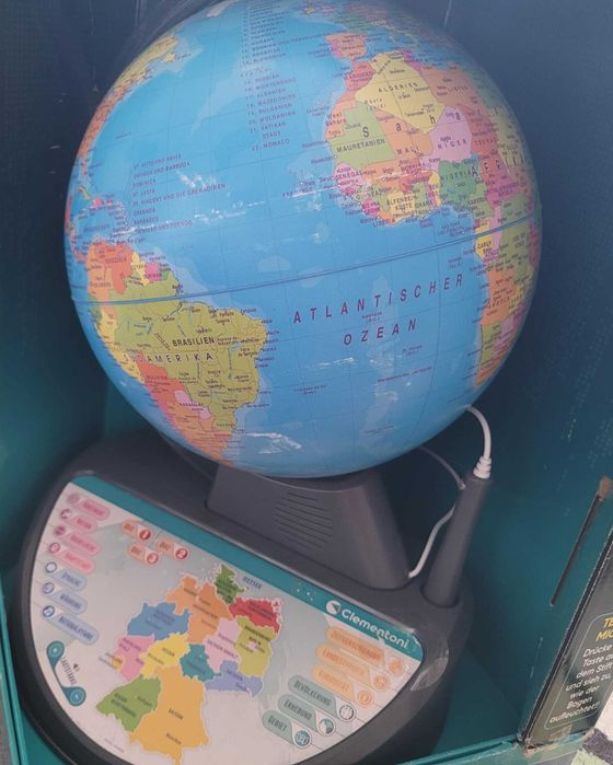 Interaktywny świecący globus j.niemiecki