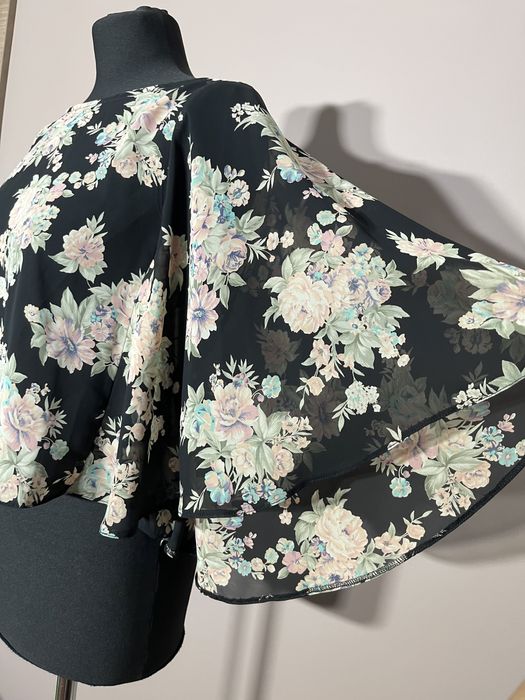 Cienka bluzka/narzutka marki New Look w rozmiarze 40 L