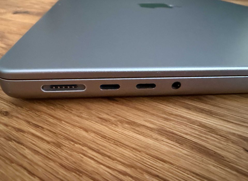 Macbook Pro M1 Pro 14" 2021 16GB RAM 512GB SSD Space Grey stan idealny