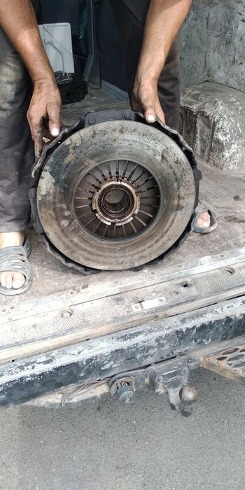 Продам кожух щеплення МАН командор (403) , корзина диск.