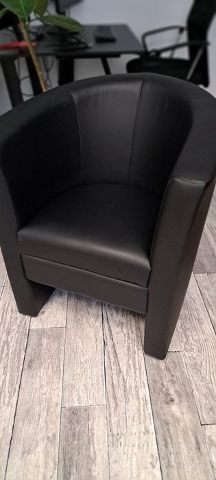 Sprzedam czarny fofel