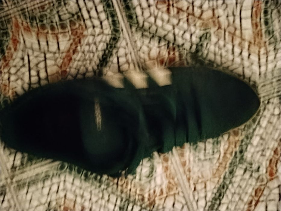 Roupa usada bom estado e calçado  de marca botas de camurça tênis Adid