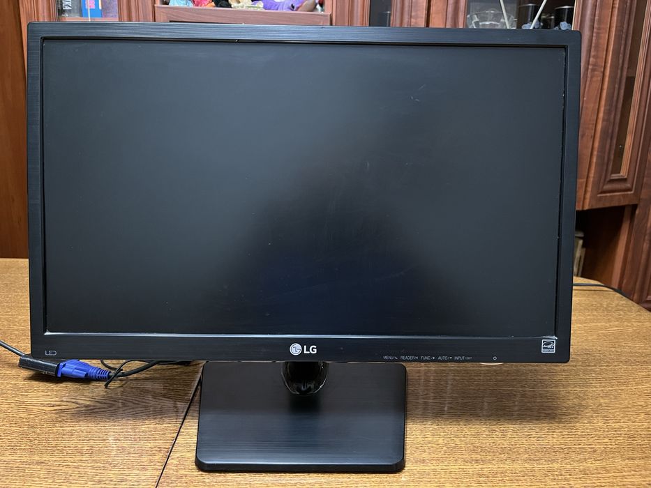 Монітор LG 21.5 та перехідник (адаптер)