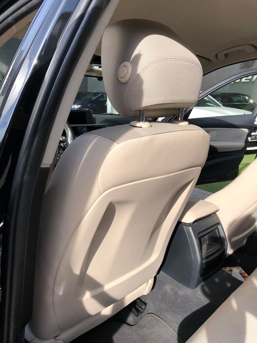 Interior BMW em ótimo estados