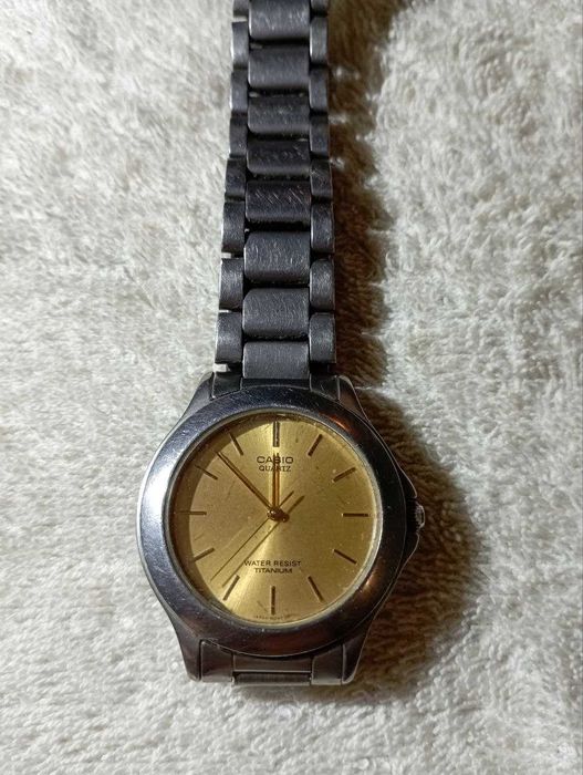 Часы Casio титановые