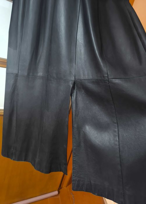 Casaco feminino de couro  muito elegante