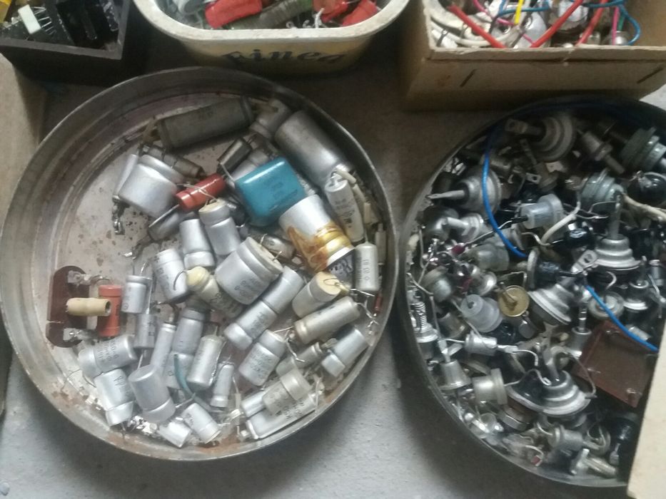 Радіодеталі/транзистори, мікросхемм: 30 грн. - Аксесуари й комплектуючі ...