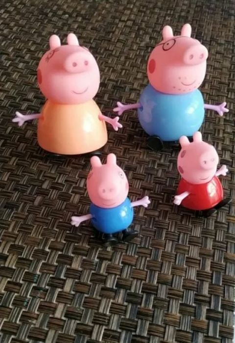 Pack 4 Figuras Bonecos familia Porquinha Peppa Pig embalados NOVO