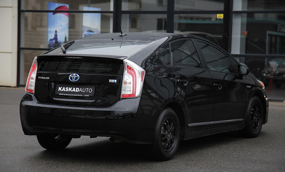 Продам Toyota Prius