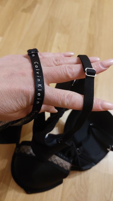 бюстгальтер Calvin Klein чашка B