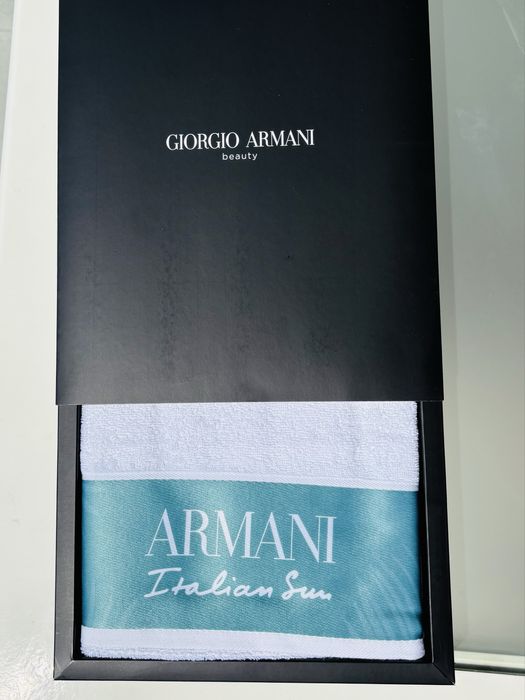 Toalha de Praia Giorgio Armani nova em caixa