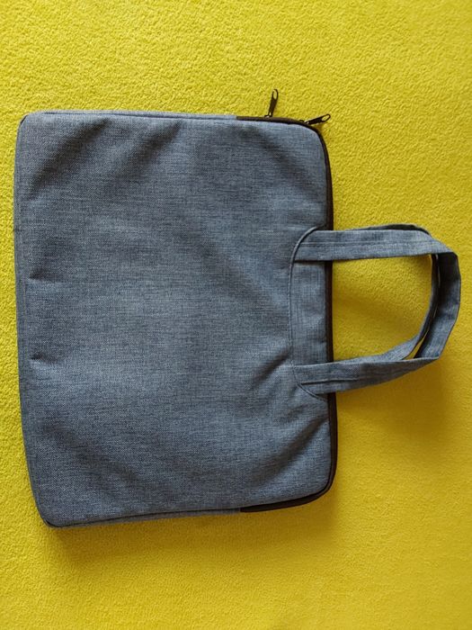 Nowy etui na laptop niebieski