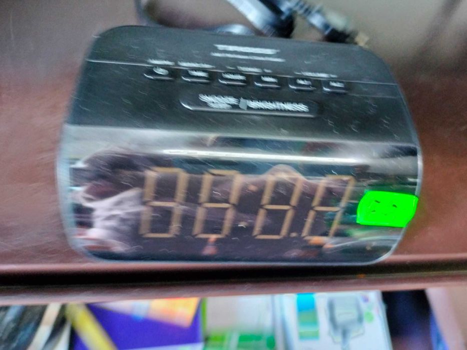 RADIOBUDZIK BUDZIK z funkcją spania zasilanie sieciowo bateryjny ZEGAR