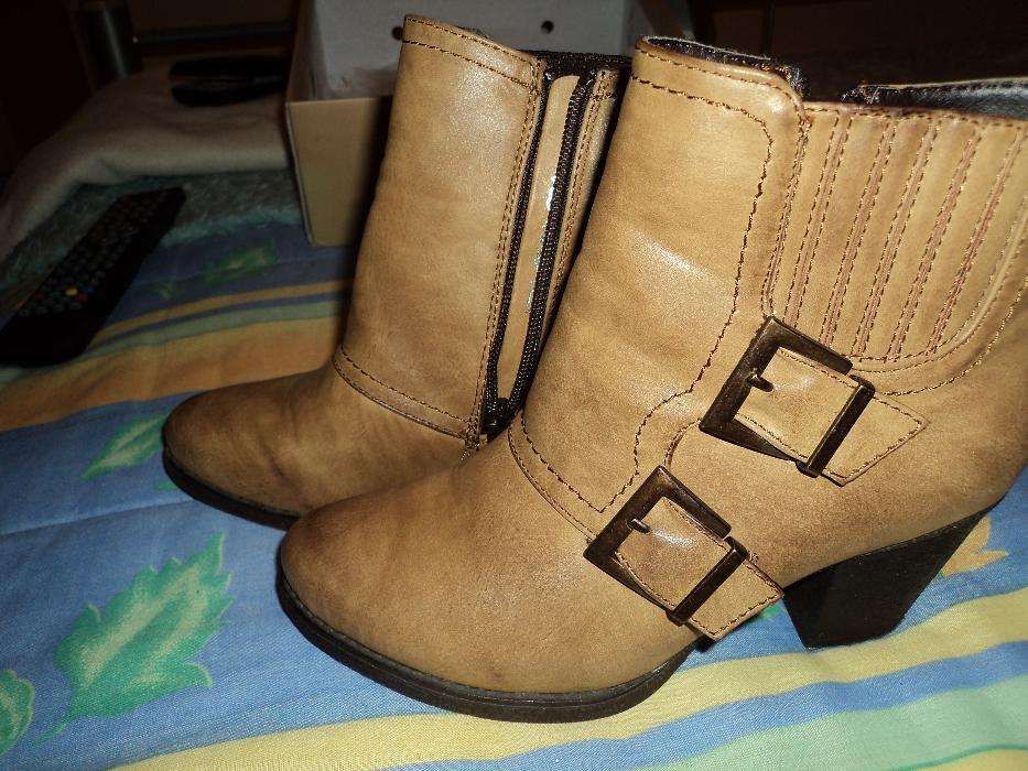 Botas castanhas