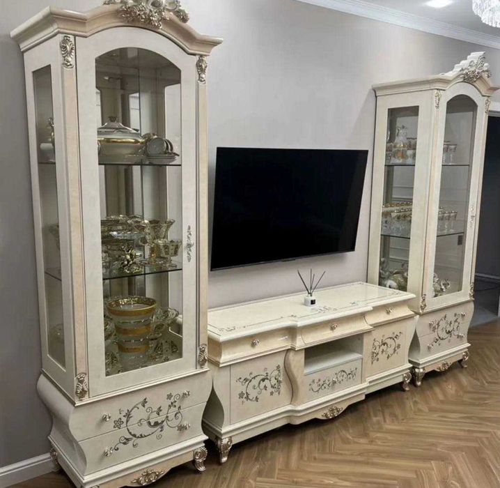 Продам сервант у хорошому стані