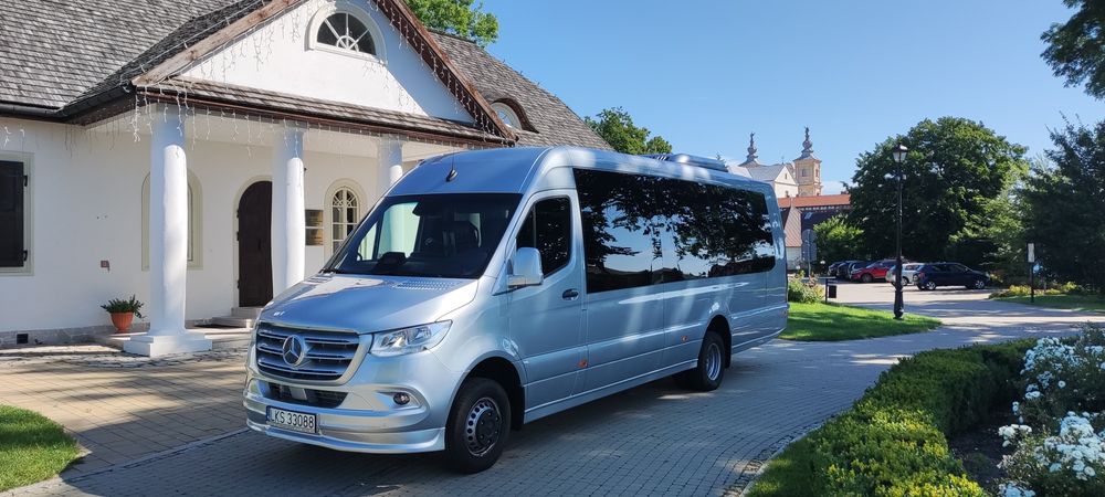 Przewóz osób wynajem busów i autokarów