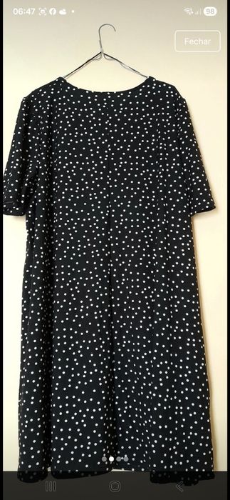 Vestido preto com bolinhas brancas