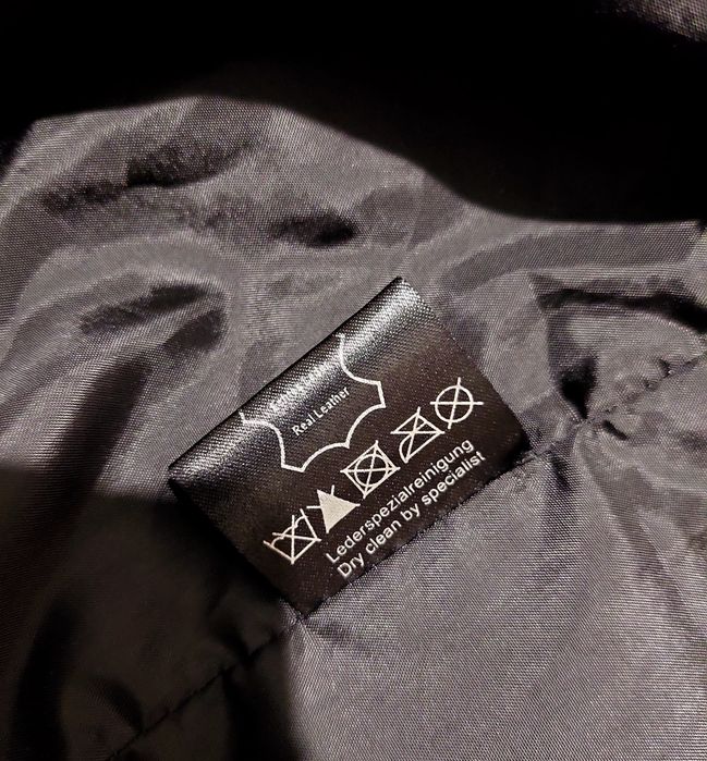 Куртка шкіряна жіноча