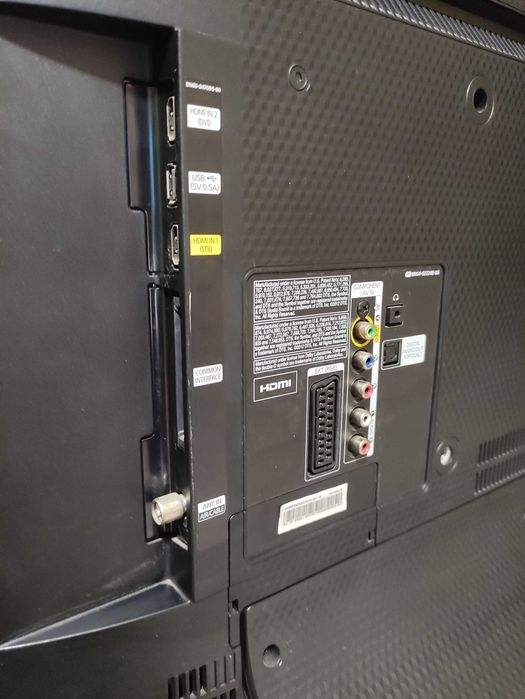 Продам полностью рабочий телевизор Samsung UE-32F4800