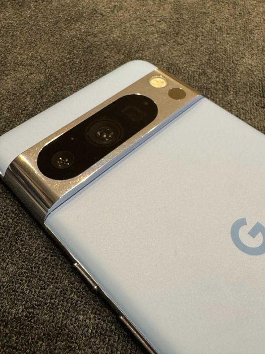 Google Pixel 8 Pro 128 GB Jasno-niebieski + Nowe Etui