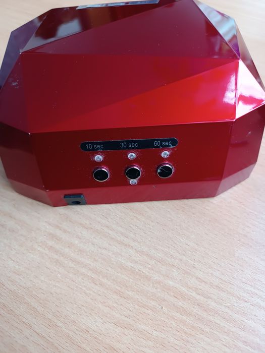 Лампа для сушки ногтей