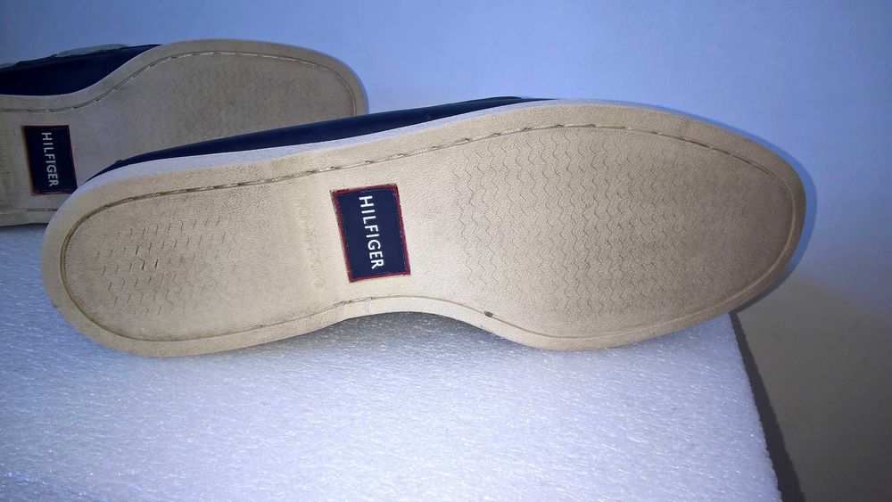TOMMY HILFIGER  skórzane mokasyny żeglarskie okazja