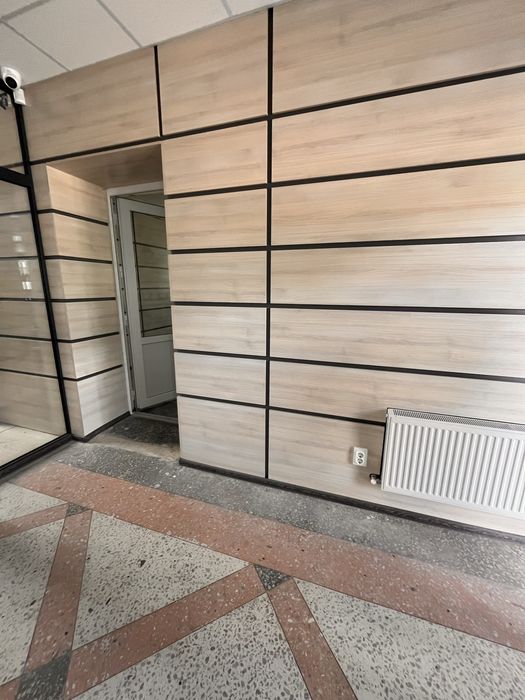 Офісні приміщення на Парковій 3а, перша лінія.