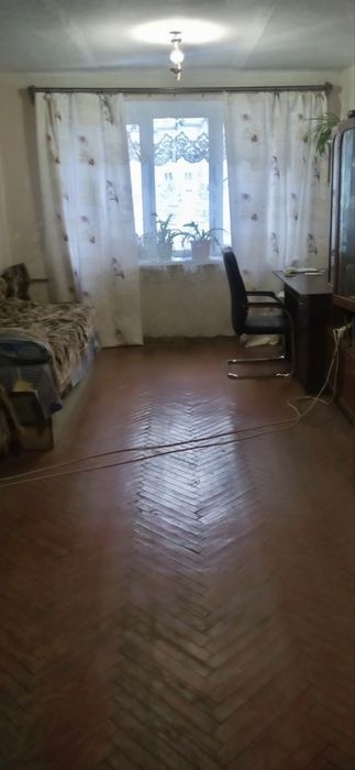 Оренда кімнати в сімейному гуртожитку Каховська