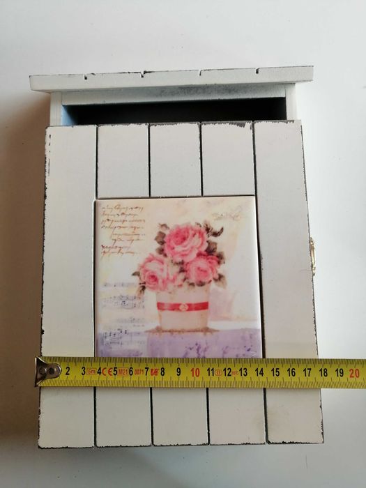 szafka na klucze drewniana