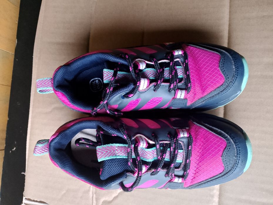 Детские кроссовки, на девочку 30 р