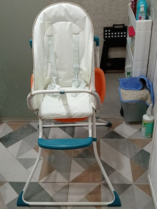 Cadeirinha de refeição para bebé