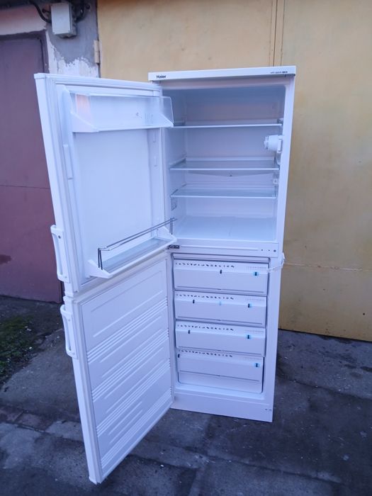 Lodówka z osobnym zamrażarnikiem 5-cio szufladowym firmy Haier .