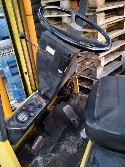 Empilhador 1,5 ton a gás usado (reparado)