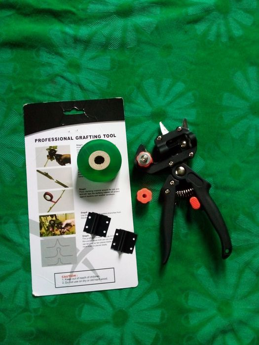 Садовий секатор для щеплення дерев і рослин