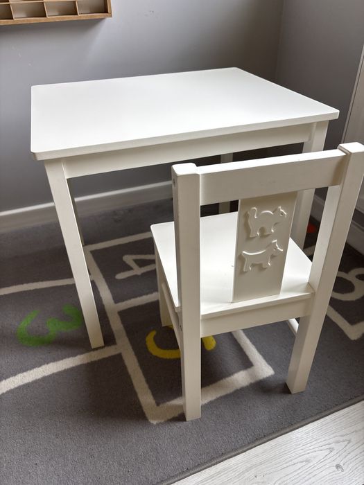 Stolik dla dziecka z krzeselkiem Ikea