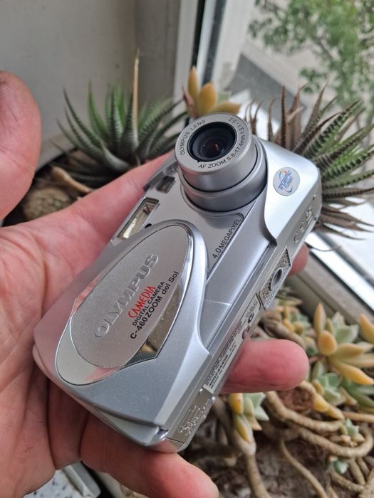 Цифровой фотоаппарат Olumpus C-460 Zoom del Sol + подводный бокс.