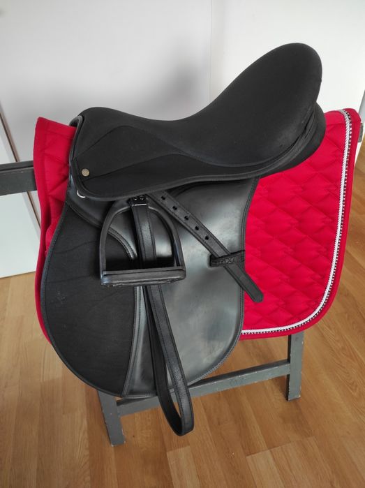 Siodło wszechstronne Thorowgood Walsall Maxam 17,5 łęk 32-33 Id.417