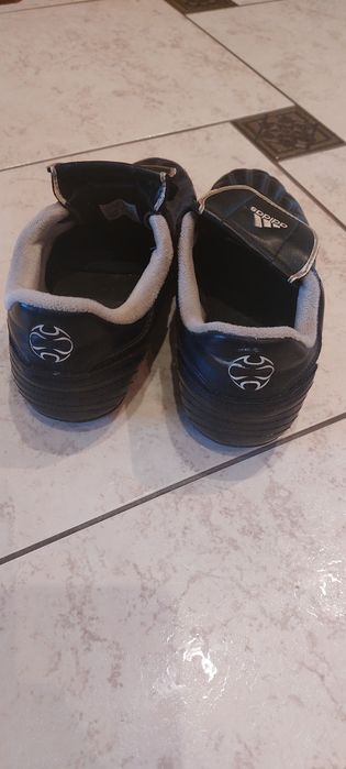 Копи шкіряні adidas.