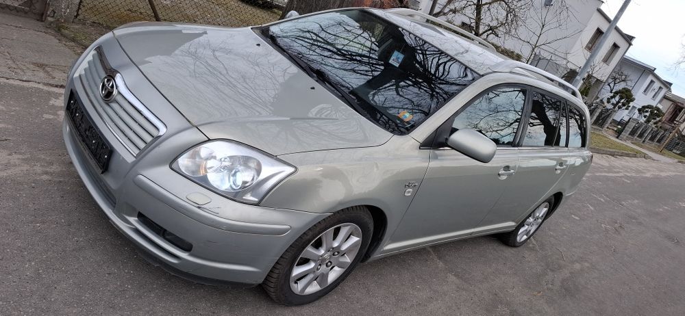 Kompletny przód toyota avensis II t25 03- kolor 6t1 wysyłka