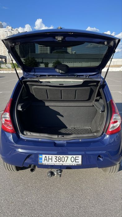 Автомобіль Dacia Sandero