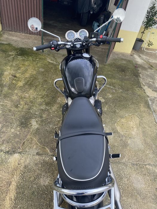 Triumph Bonneville T100