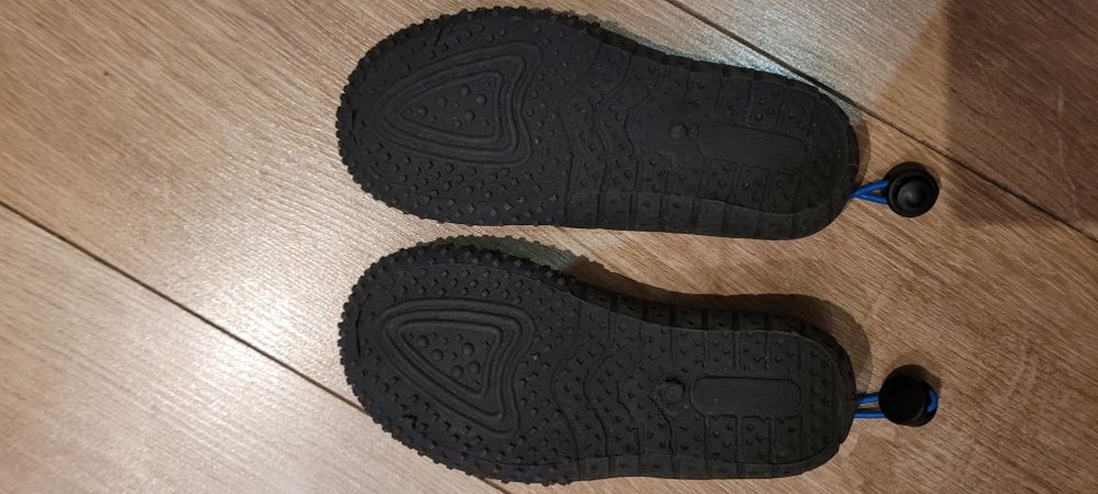 Buty do wody rozmiar 28