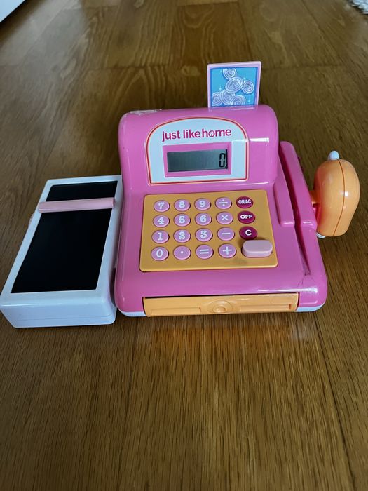 Mini cozinha e Bolsa com bolas de plastico