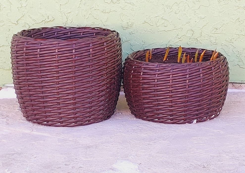 Кашпо зі штучного ротангу