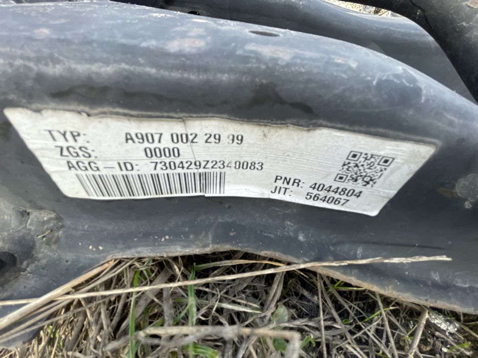 Подрамник на спринтер 907 привезений з европи